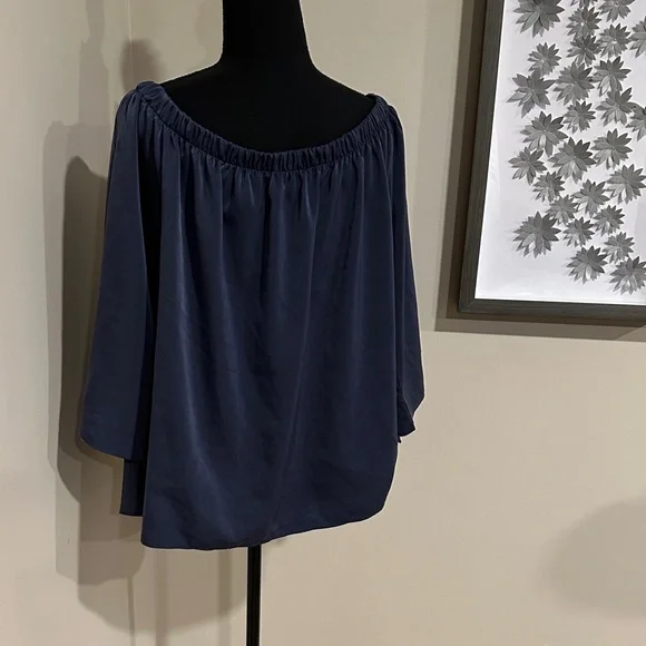*SOPRANO* Midnight Blue Off-The-Shoulder Flowy Blouse Size Large - Picture 5 of 7